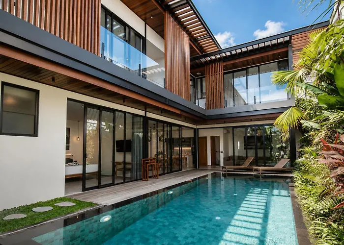 Elegant 5Br Villa Retreat Steps From Canggu Beach Villa *