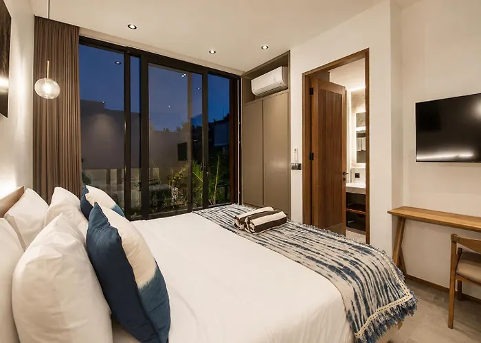 Elegant 5br Retreat Steps From Villa Canggu