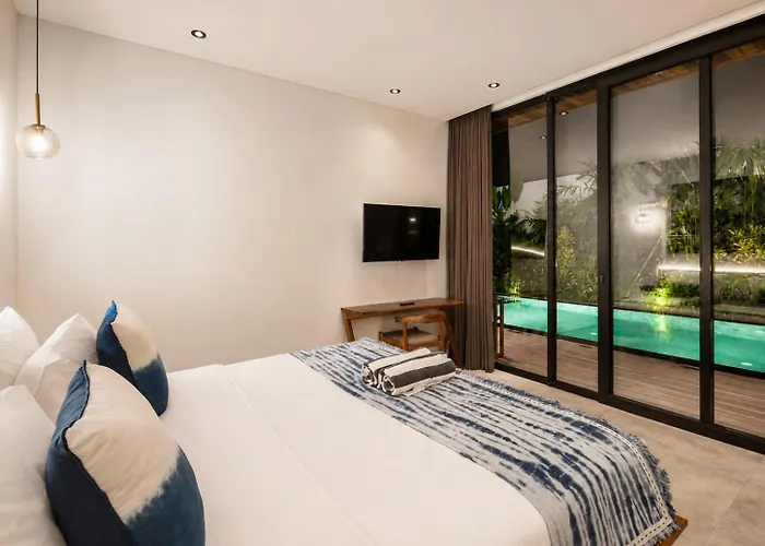 Elegant 5br Retreat Steps From チャングー