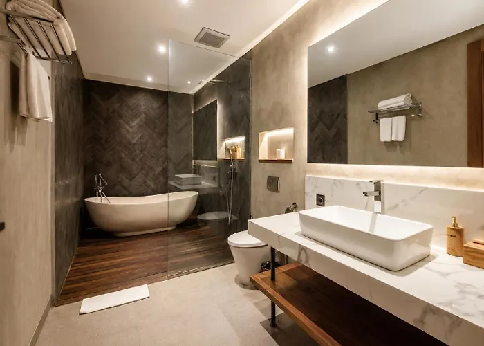 Elegant 5Br Villa Retreat Steps From Canggu Beach Villa