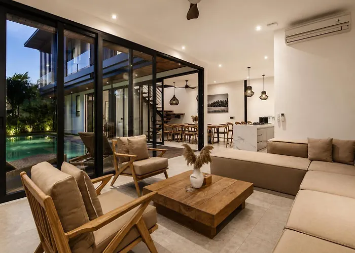 Villa Elegant 5br Retreat Steps From Canggu