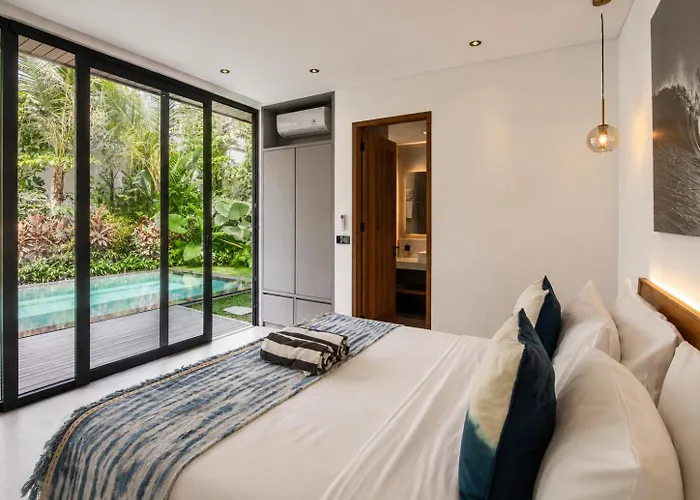 Elegant 5br Retreat Steps From Canggu