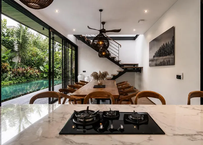 Elegant 5br Retreat Steps From * チャングー