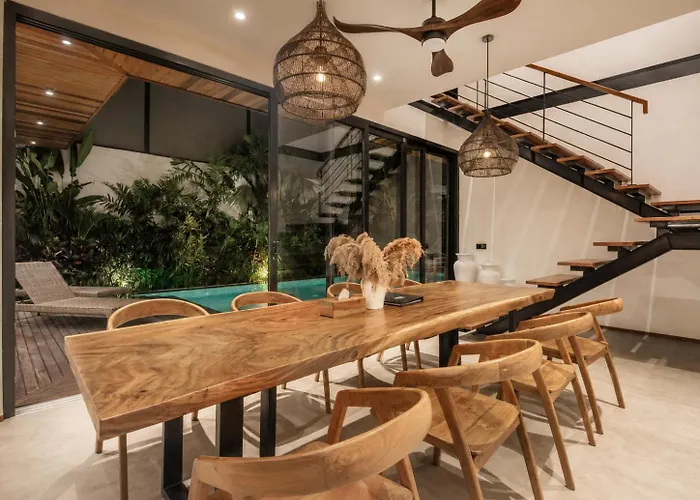 Villa Elegant 5br Retreat Steps From