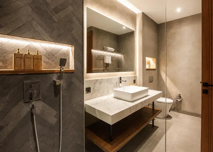 Elegant 5Br Villa Retreat Steps From Canggu Beach Villa