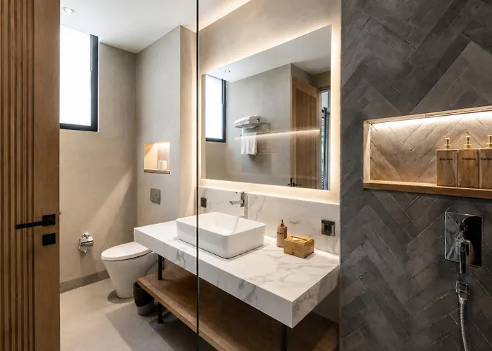 Elegant 5Br Villa Retreat Steps From Canggu Beach