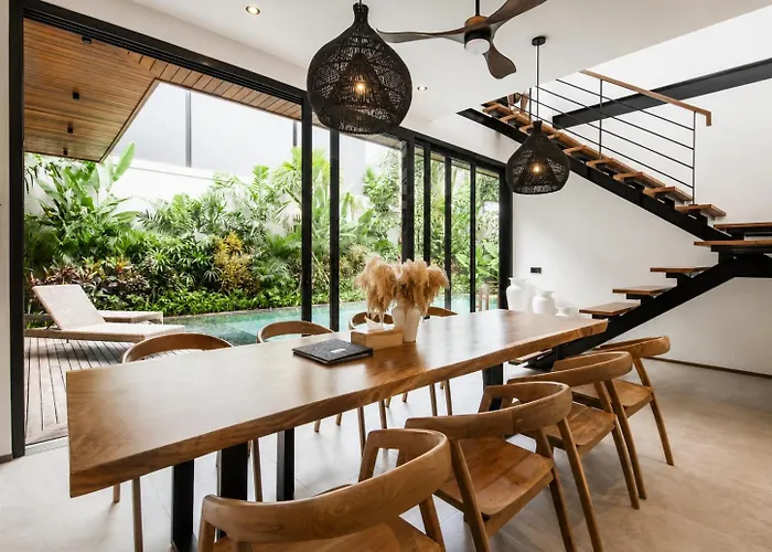 Elegant 5Br Villa Retreat Steps From Canggu Beach *