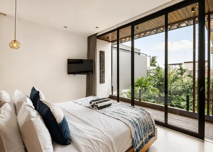 Elegant 5Br Villa Retreat Steps From Canggu Beach * Canggu (Bali)