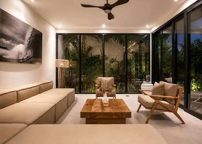 Elegant 5br Retreat Steps From Villa *