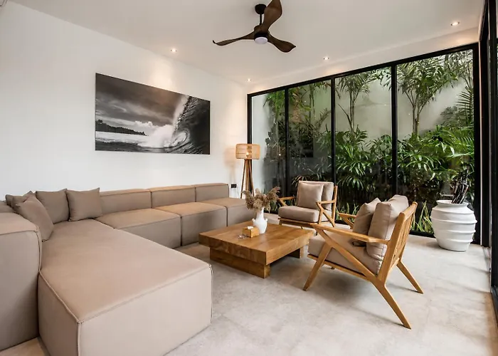 Villa Elegant 5Br Villa Retreat Steps From Canggu Beach Canggu (Bali)