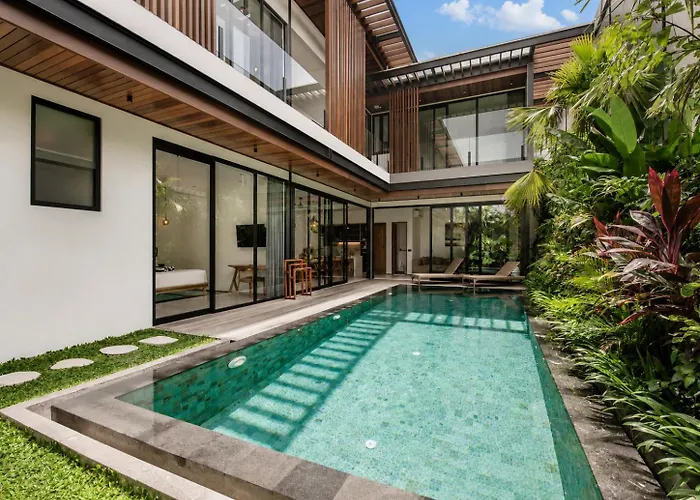 Elegant 5Br Villa Retreat Steps From Canggu Beach *