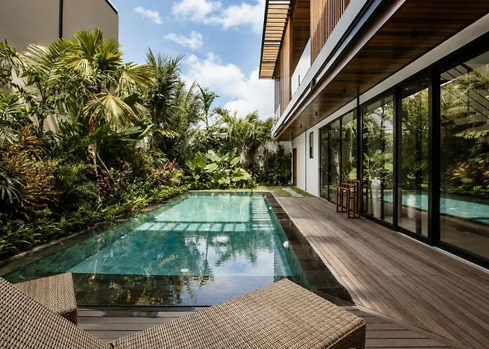 Elegant 5br Retreat Steps From ヴィラ
