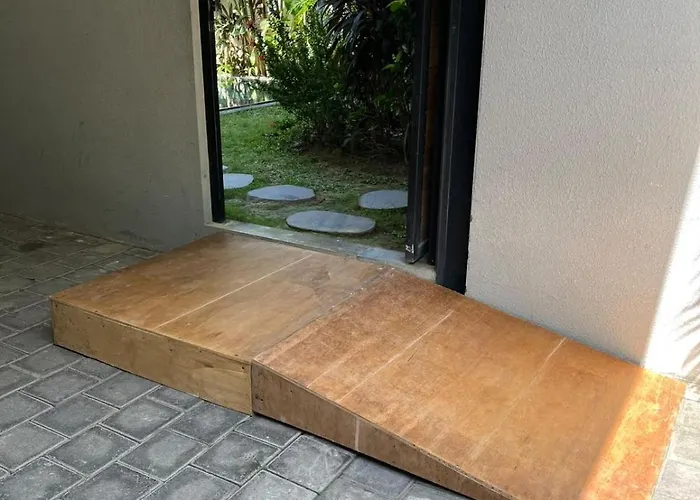 Villa Elegant 5Br Villa Retreat Steps From Canggu Beach Canggu (Bali)