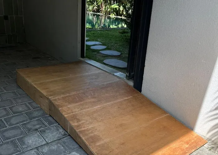 Elegant 5Br Villa Retreat Steps From Canggu Beach Villa *